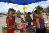 La Estación Náutica y la concejalía de Medio Ambiente hacen campaña entre los bañistas sobre el cuidado de las playas