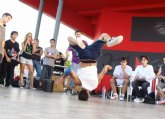 Jóvenes de Andalucía, Cataluña, Madrid, Murcia y Valencia participan en un campeonato de Breakdance