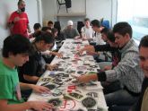 14 jóvenes participan en el taller de aerografía de cascos