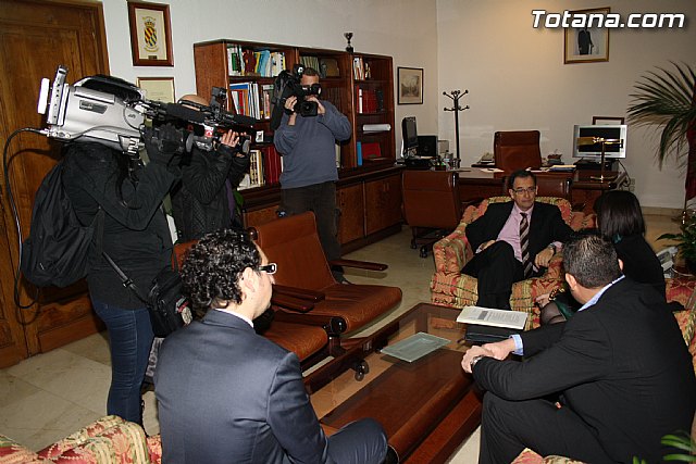Reunin de la alcaldesa de Totana con el Delegado del Gobierno en Murcia - 8