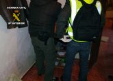 La Guardia Civil desarticula un grupo criminal responsable de 12 atracos en estancos y bazares de la Región