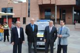 El delegado del Gobierno hace entrega al Ayuntamiento de Molina de un vehículo para mejorar la seguridad vial del municipio
