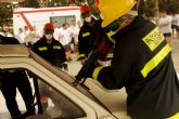 Los bomberos de Cartagena instruyen a los artilleros de Tentegorra en técnicas de excarcelación y rescate de heridos
