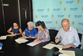 El Ayuntamiento firma un convenio de colaboración con las corales Santiago Apóstol y Stella Maris Björk