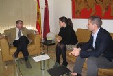 Reunión del consejero Manuel Campos con la alcaldesa de Fortuna