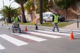 Realizan trabajos de repintado de la señalización horizontal en las principales calles del casco urbano