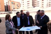 El Alcalde de Molina de Segura visita los trabajos de relleno del solar donde se construirá la nueva Plaza de Europa