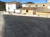 El Ayuntamiento pavimenta las calles que dan entrada a El Berro