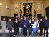 Más de ochenta estudiantes de intercambio del IES Infanta Elena visitan el Ayuntamiento