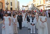 Los niños y niñas lumbrerenses que hicieron su Primera Comunión celebran procesión del Corpus 2013