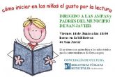Bibliotecarios municipales explican a los padres cómo iniciar a los niños en la lectura