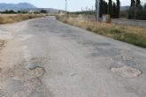 La Concejalía de Servicios acondiciona diferentes caminos asfaltados del municipio