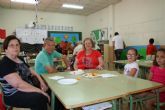 La Escuela de Verano celebra el Día de los Abuelos con una convivencia intergeneracional