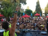 Fiestas del Polvorín. Cientos de jóvenes acudieron al ´SuperArché Pool Festival´ celebrado en la Piscina Municipal de Verano