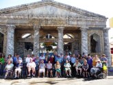 40 mayores de los Centros de Día de Cartagena visitan el campamento de Carthagineses y Romanos