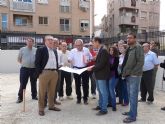 El Alcalde de Molina de Segura visita los trabajos de urbanización del perímetro del solar donde se ubicará la nueva Plaza de Europa