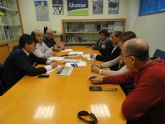 El Grupo Socialista mantiene una reunión de trabajo con UCOMUR para fijar estrategias comunes en la lucha contra el paro