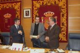 El Ayuntamiento de Molina de Segura acoge el acto de entrega del X Premio Setenil 2013 al Mejor Libro de Relatos Publicado en España