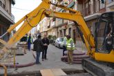 El Ayuntamiento acomete las obras que acabarán con los problemas de suministro eléctrico en varios edificios de la calle Isidoro de la Cierva