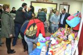 La gala solidaria organizada por Juventudes Socialistas de Águilas recauda cientos de juguetes para los niños más desfavorecidos del municipio