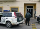 La Guardia Civil detiene a 16 personas por defraudación de fluido eléctrico en un edificio de Águilas