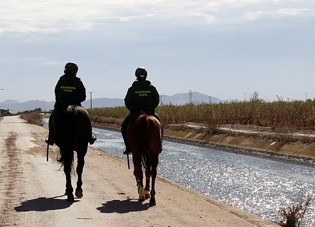 La Guardia Civil refuerza los servicios en la Regin con el Escuadrn de Caballera y el Grupo de Reserva y Seguridad - 12