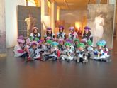 Los niños del PAI vestidos de pintores inician el carnaval en Blanca