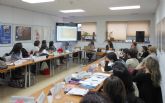 Caravaca expone en el Instituto de la Mujer el programa de inserción laboral 