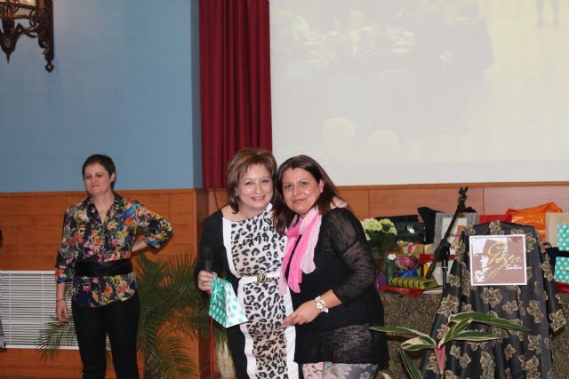 Casi 100 mujeres asisten a la cena convivencia del Da de la Mujer - 3