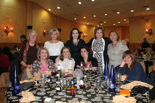 Casi 100 mujeres asisten a la cena convivencia del Da de la Mujer - 8