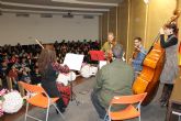 400 escolares disfrutan del II concierto didáctico para escolares ofrecido por el quinteto de cuerda 