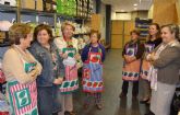 La edil de Servicios Sociales felicita a las integrantes de Hogar Betania por la labor solidaria que desarrollan en Águilas