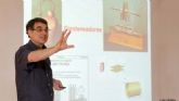 Reconocen la labor de divulgación científica del profesor de Física de la Universidad de Murcia Rafael García Molina