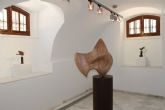 Cultura organiza una visita guiada a la exposición de Lola Arcas en las Casas Consistoriales