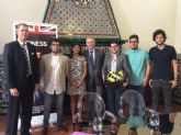 JSRM le traslada al embajador británico en España su preocupación por la emigración juvenil