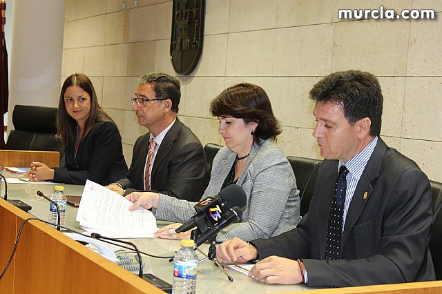 Totana y Alhama refuerzan la seguridad vial con un vehculo especializado cedido por la Jefatura Provincial de Trfico - 32