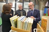 El arquitecto Juan Antonio Molina dona un tercio de su biblioteca a la UPCT