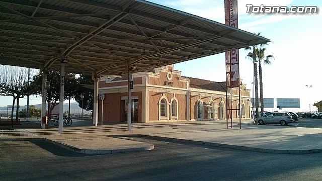 Piden que se repongan los servicios presenciales en las estaciones de Totana y Alhama - 3
