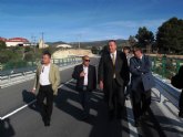 El consejero de Fomento y el alcalde de Moratalla inauguran el puente de la rambla del Comendador