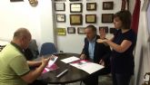 Cabrera (UPyD) mantiene un encuentro de trabajo con Aspersolor, asociación de personas sordas de Lorca