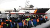 La Guardia Civil ha rescatado en la última semana a 917 inmigrantes en aguas italianas al sur de la isla de Lampedusa