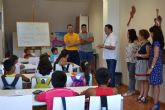 Asociaciones locales y voluntarios colaboran en actividades lúdicas y educativas durante el verano