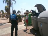 La policía local inicia campaña de vigilancia para concienciar sobre el buen uso de contenedores