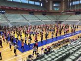 300 personas se mueven a ritmo de zumba en el Palacio de los Deportes
