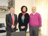 La consejera de Presidencia mantiene un encuentro con el alcalde de Ojós