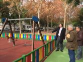 El Jardín de Mariano Montesinos se renueva gracias a la instalación de una nueva zona de juego infantil