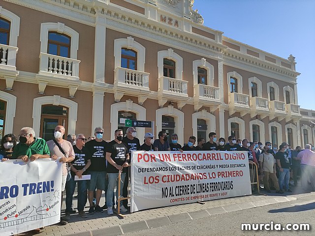 Movilizacin ciudadana para que no se cierren los trenes de cercanas Murcia-Lorca-guilas - 6