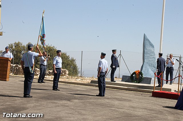 El Comandante del Cuerpo General del Ejrcito del Aire Juan Carlos Giz toma posesin de la Jefatura del Escuadrn del EVA 13 - 5