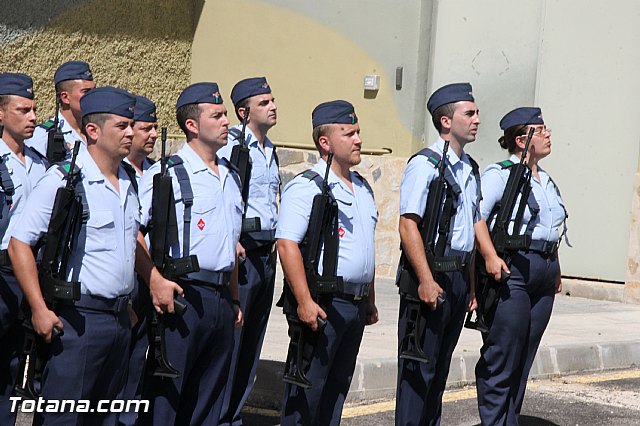 El Comandante del Cuerpo General del Ejrcito del Aire Juan Carlos Giz toma posesin de la Jefatura del Escuadrn del EVA 13 - 7