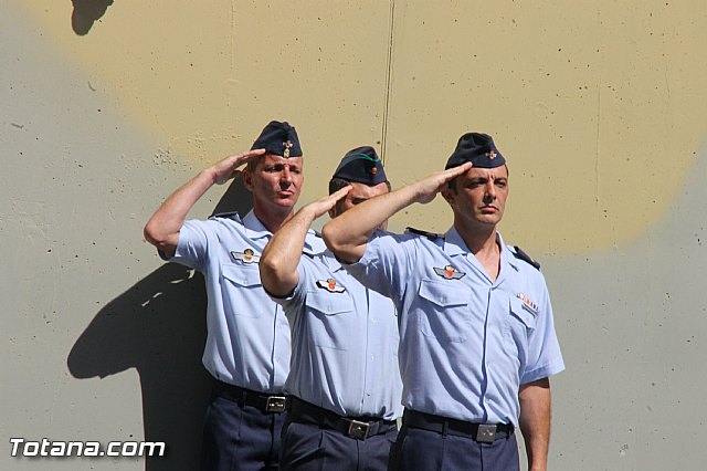 El Comandante del Cuerpo General del Ejrcito del Aire Juan Carlos Giz toma posesin de la Jefatura del Escuadrn del EVA 13 - 14